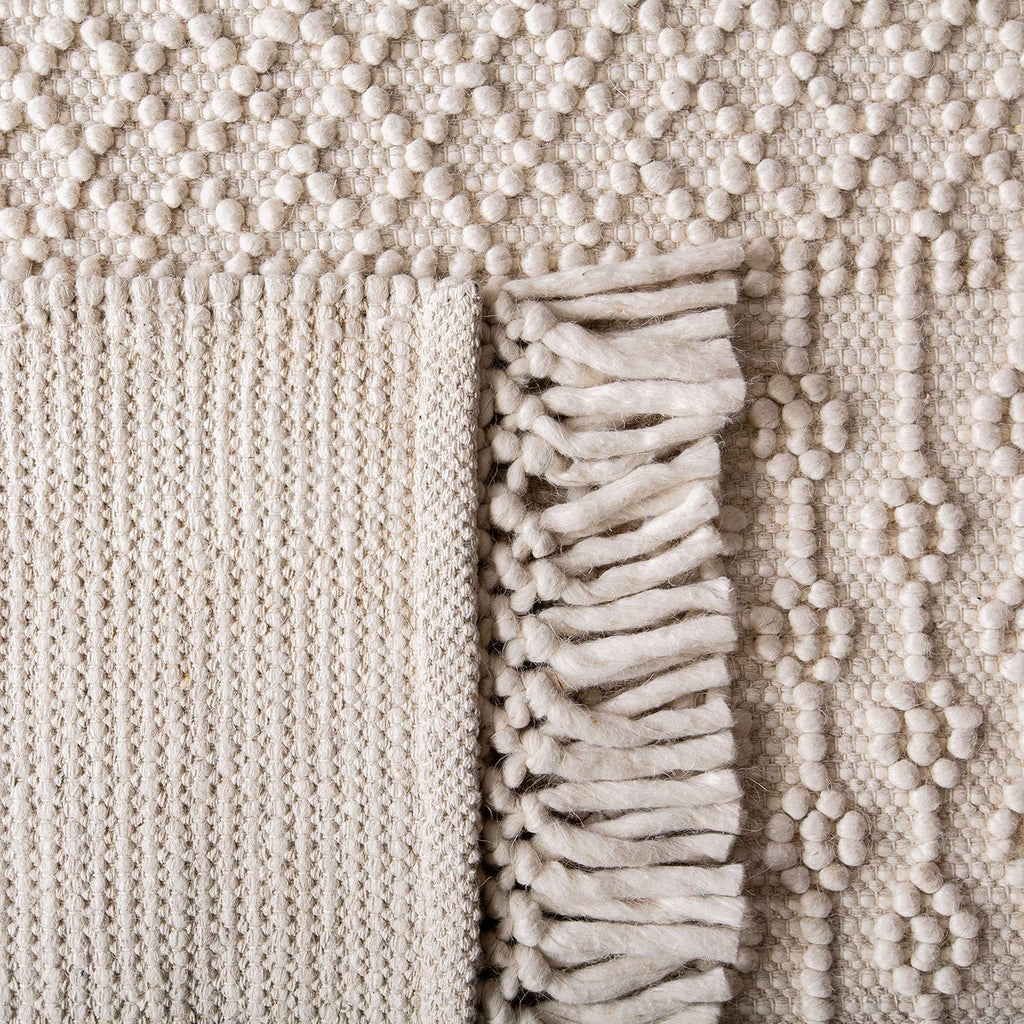 Ivory Handmade Wool Accent Rug B17420