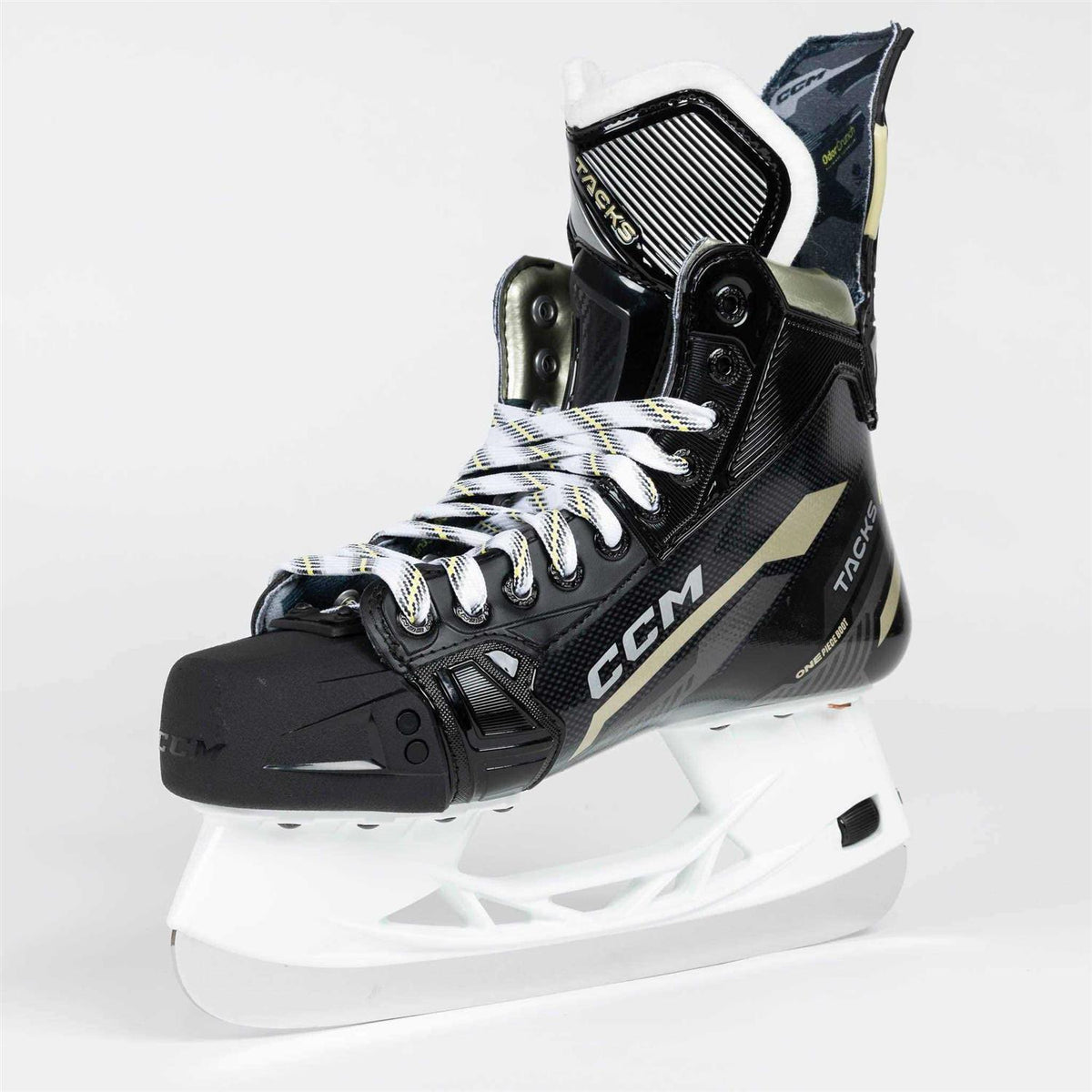 Ice Hockey Skates P97680