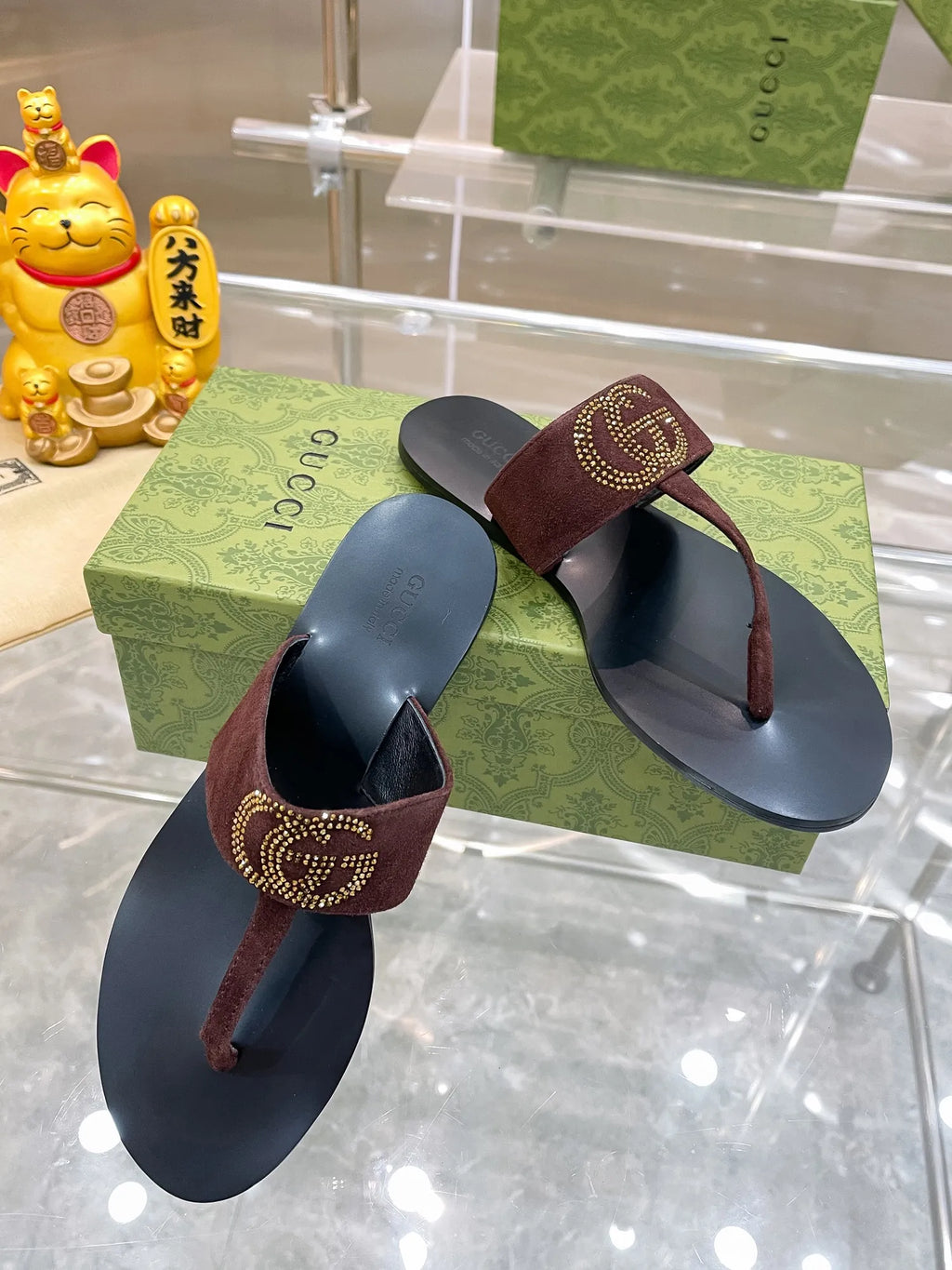 Women Slippers V80469