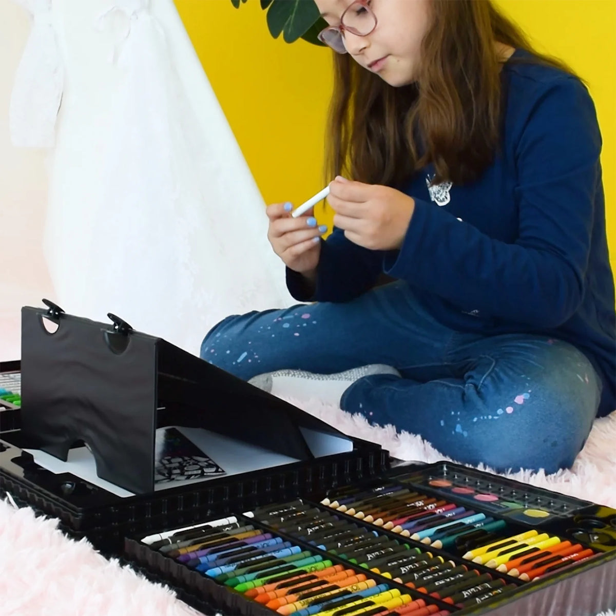 150 Pieces Multifunctional Art Set with Pop-up Easel I296277