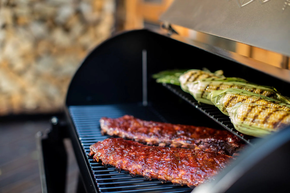 Bronze Wood Pellet Grill and Smoker G877
