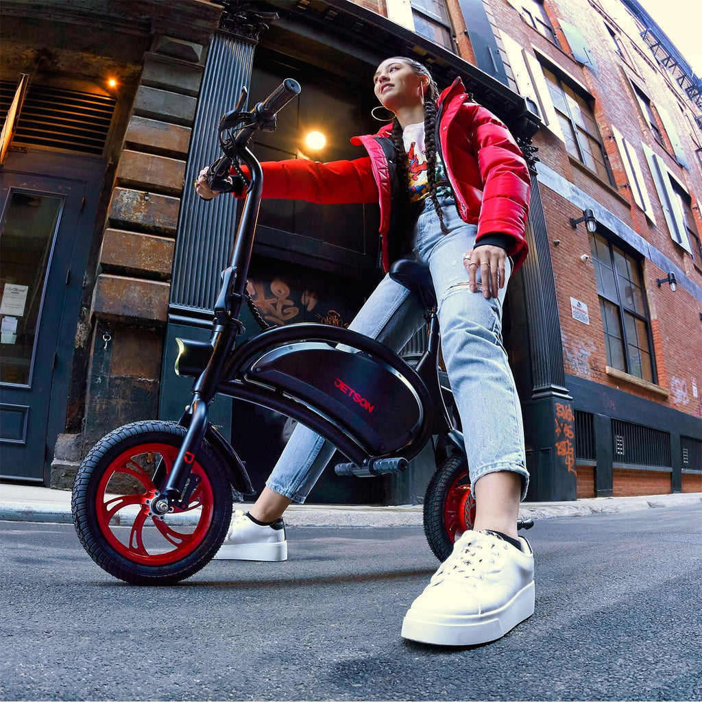Folding Electric Ride-On with Twist Throttle, Black Y8840