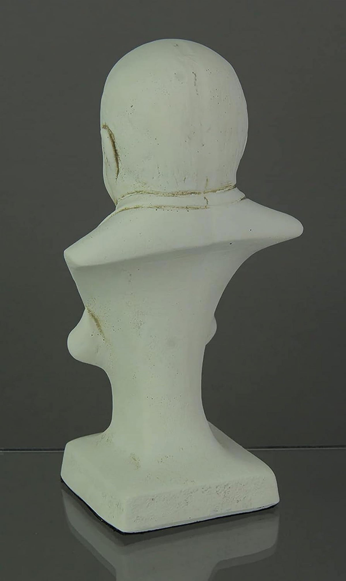 White Finish Churchill Bust Statue U9660