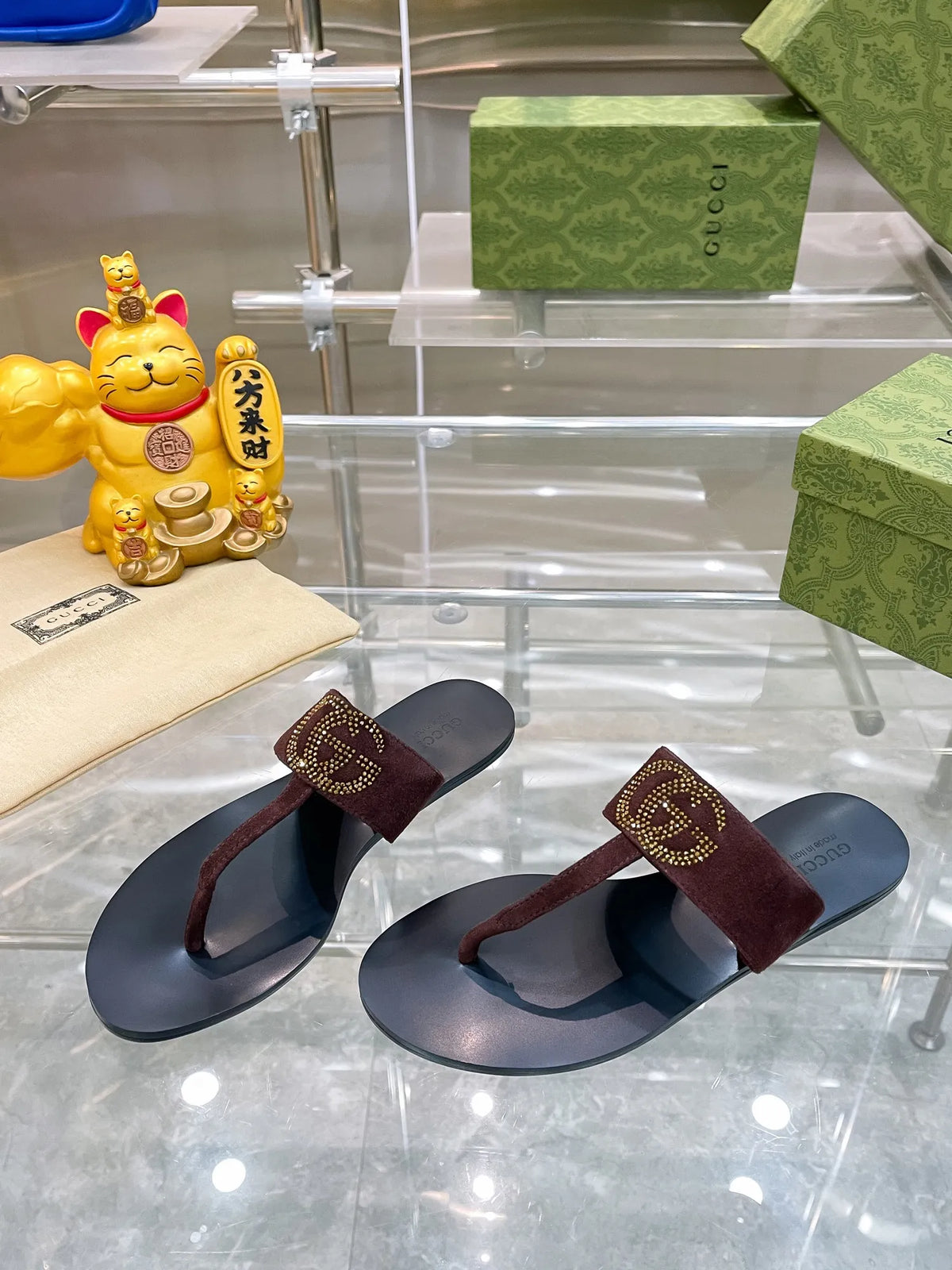 Women Slippers V80469