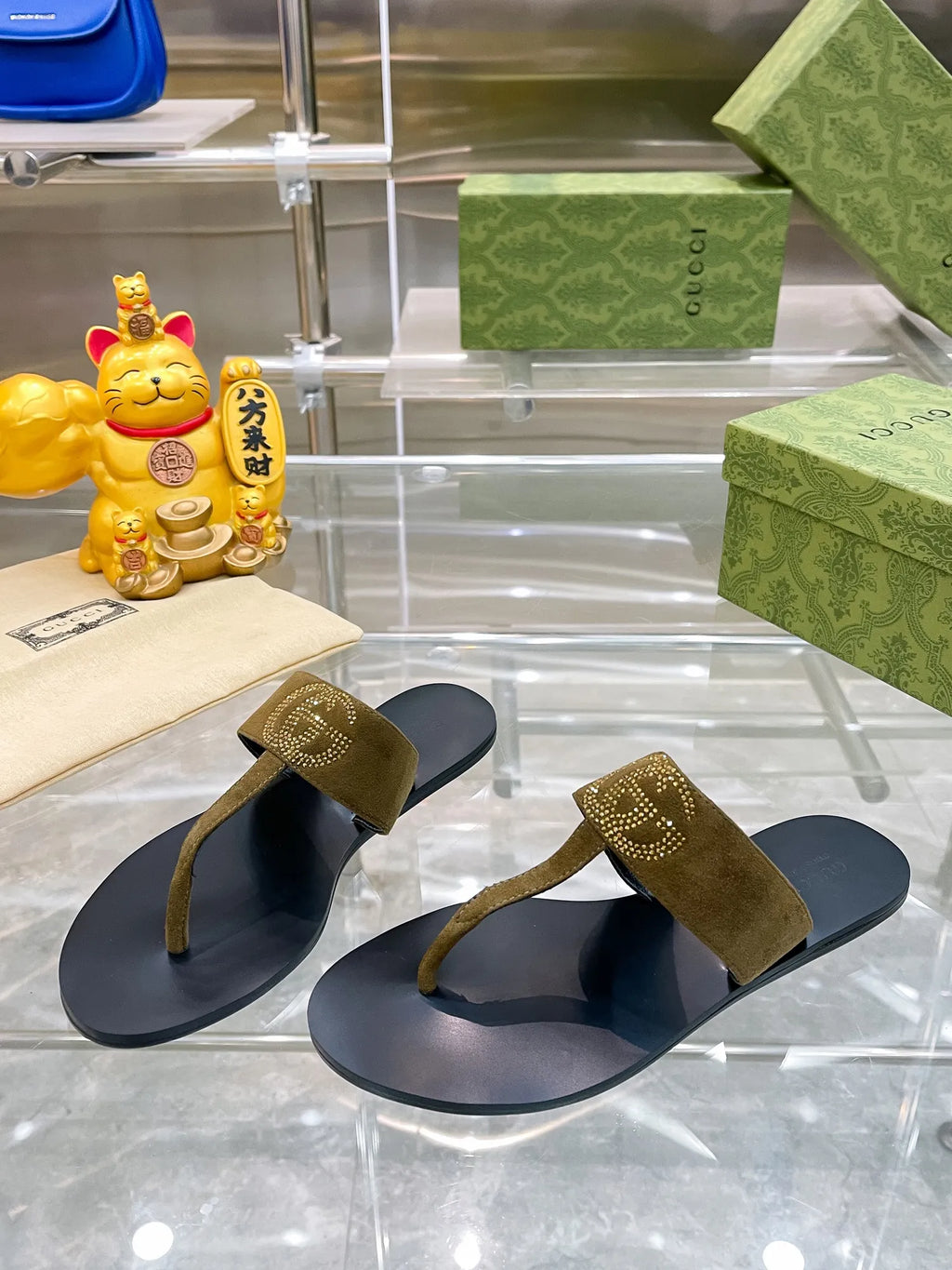 Women Slippers V80469
