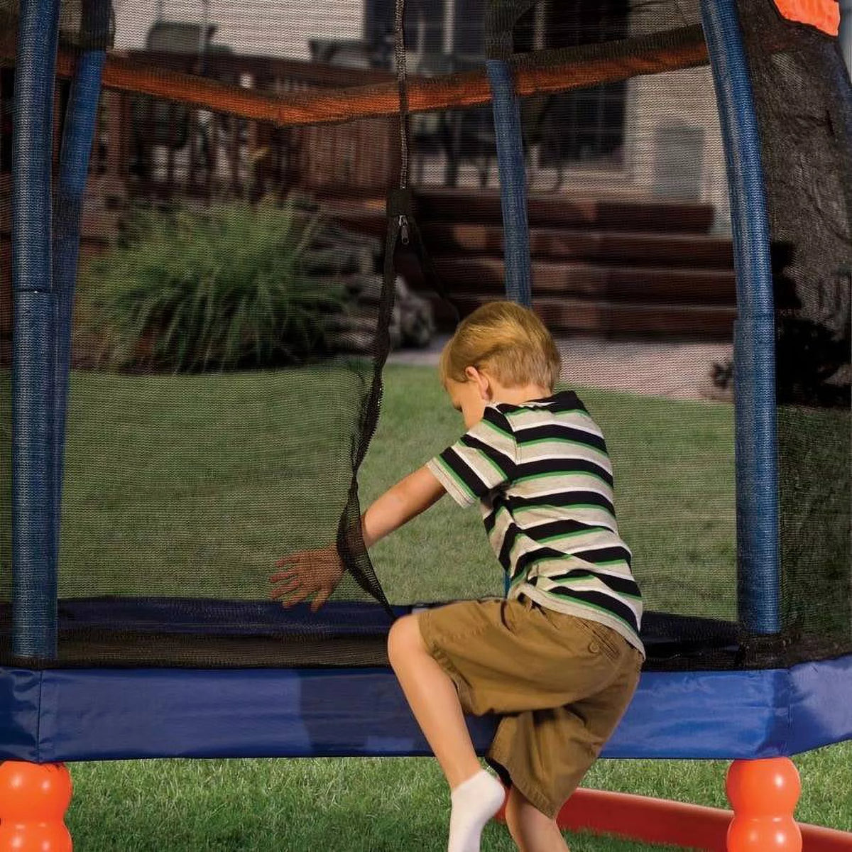 7-Foot Trampoline with Enclosure I115